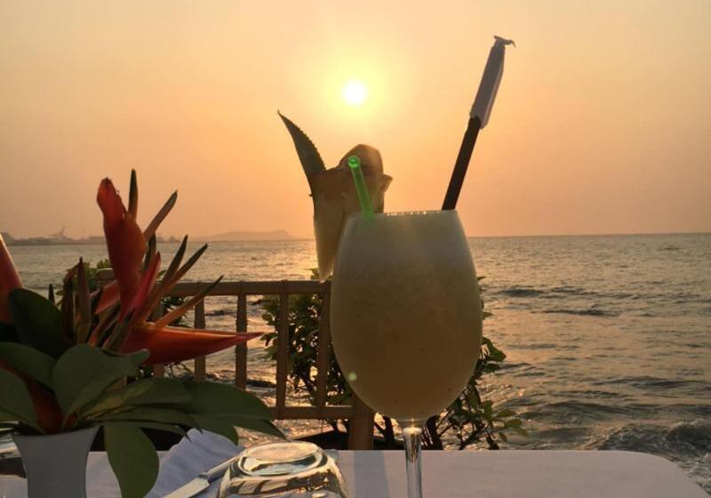 هتل Palm Camayenne