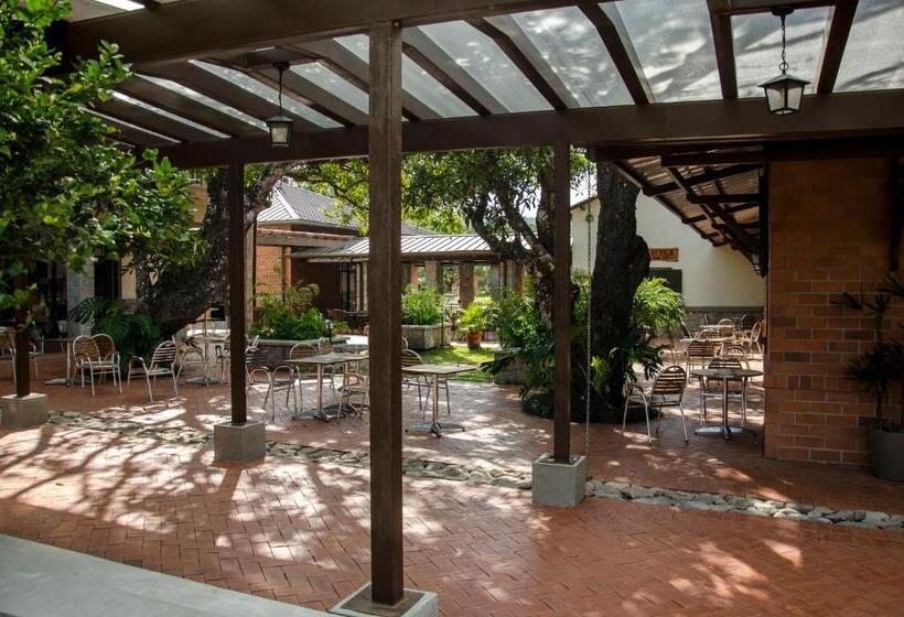 ホテル Paseo Suites El Valle, Luxury Apartments