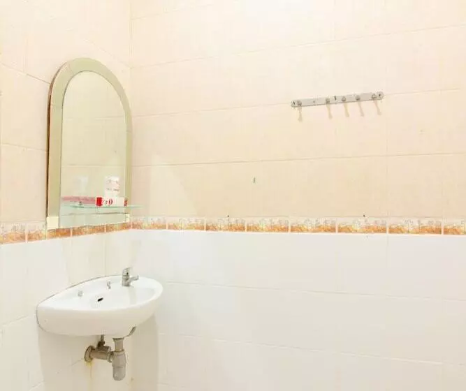 Reddoorz Plus At Hotel Sofia Pangandaran