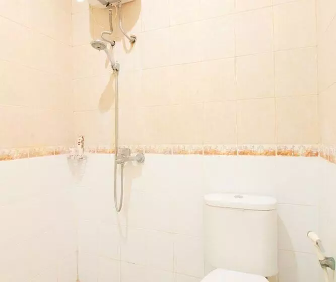 Reddoorz Plus At Hotel Sofia Pangandaran
