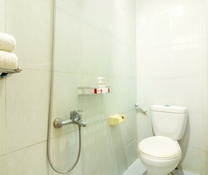 Reddoorz Plus At Hotel Sofia Pangandaran