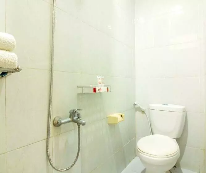 Reddoorz Plus At Hotel Sofia Pangandaran