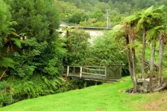 تختخواب و صبحانه Little Paradise & Petting Farm