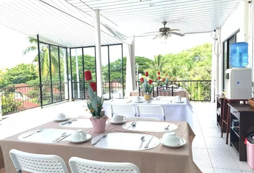 Aamiaismajoitus (B&B) Luna Oslob Travellers Inn