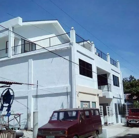 Aamiaismajoitus (B&B) Luna Oslob Travellers Inn