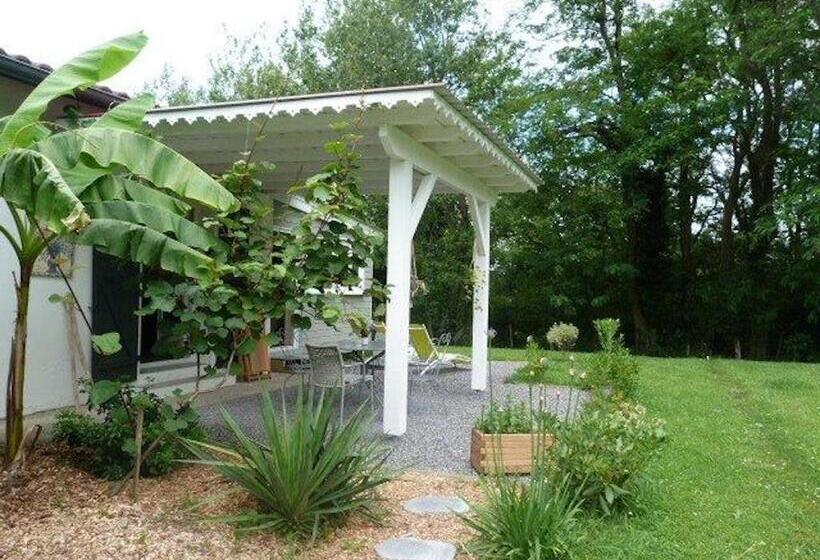 تختخواب و صبحانه Maison Hamak