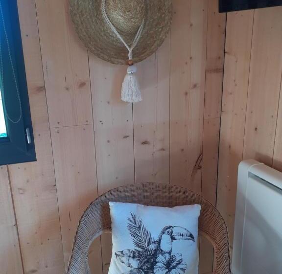 تختخواب و صبحانه Maison Hamak