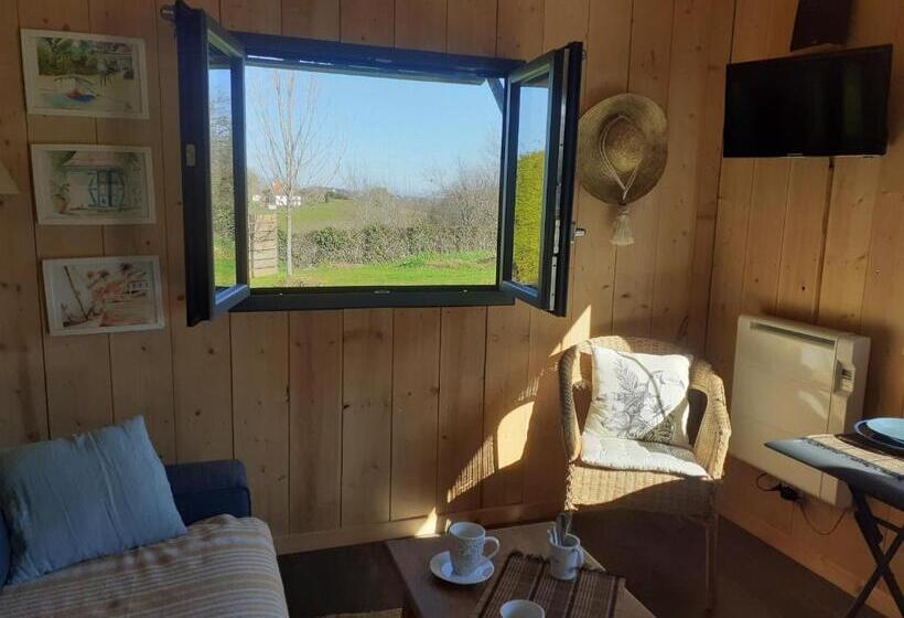 تختخواب و صبحانه Maison Hamak