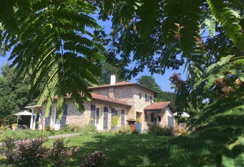 تختخواب و صبحانه Maison Hamak