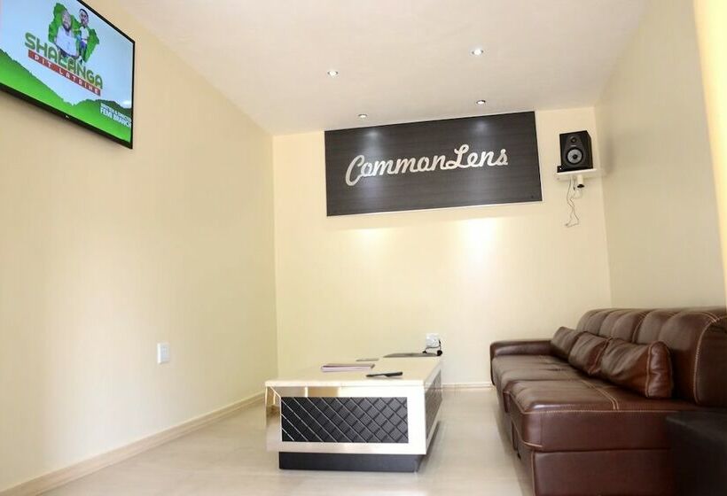 هتل Commonlens Inn