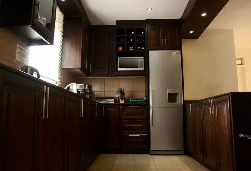 هتل Commonlens Inn