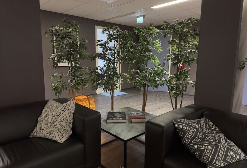 هتل The Rooms Airport   20rooms