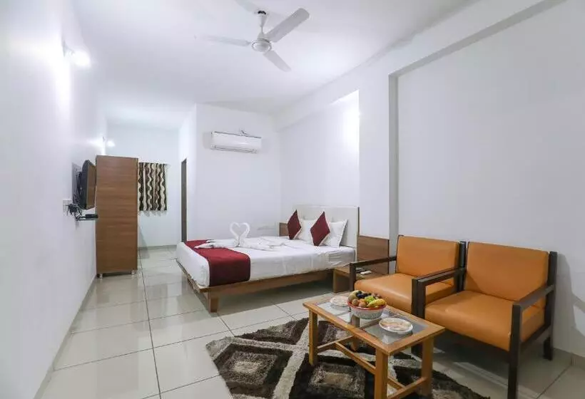 هتل Ashray Inn Express