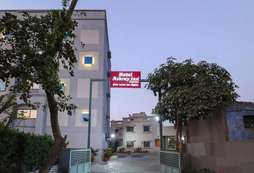 هتل Ashray Inn Express