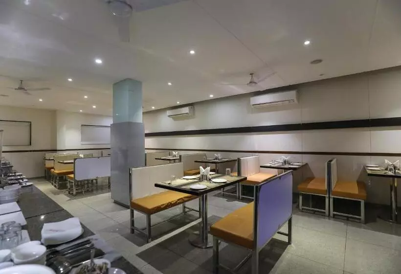 هتل Ashray Inn Express