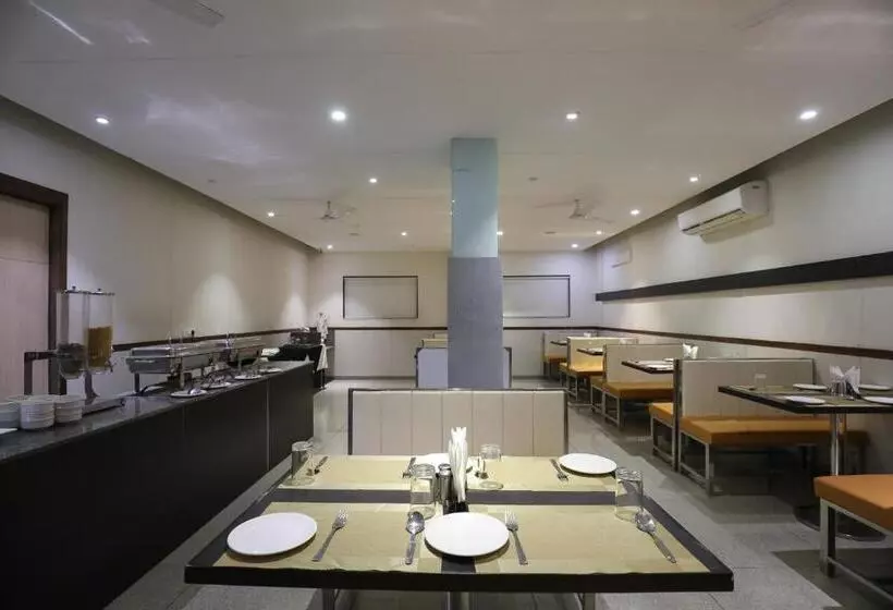 هتل Ashray Inn Express