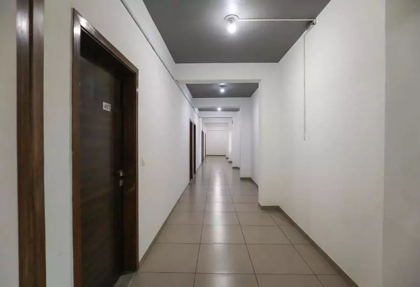 هتل Ashray Inn Express
