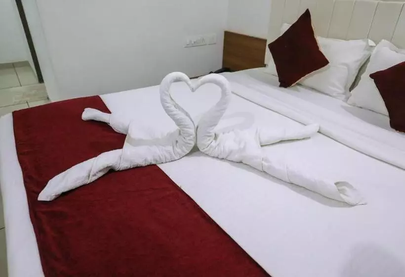 هتل Ashray Inn Express