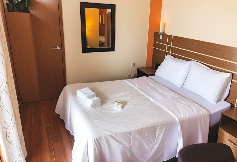 هتل Balcones Plaza