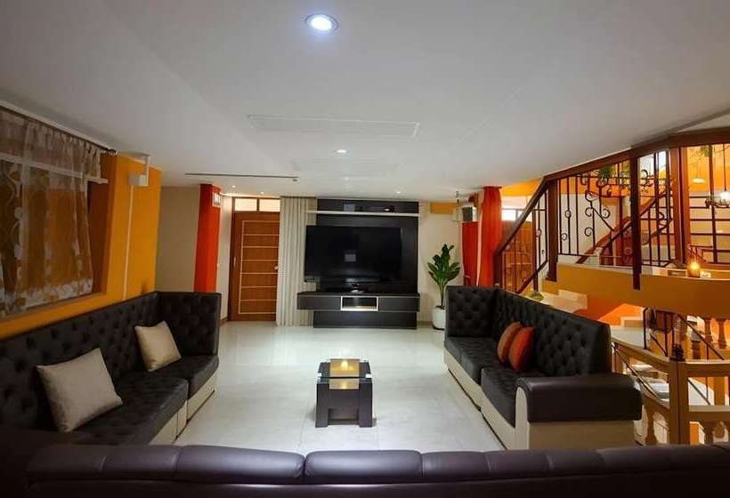 هتل Balcones Plaza