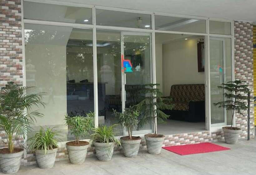 هتل Nithin Krishna