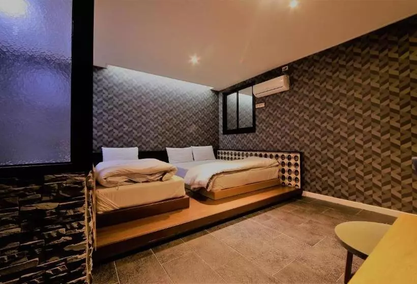 مُتل Daegu Bonri Piano