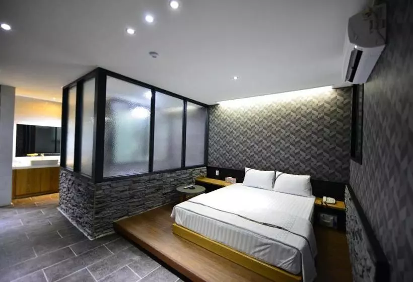 مُتل Daegu Bonri Piano