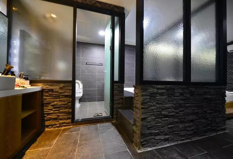 مُتل Daegu Bonri Piano