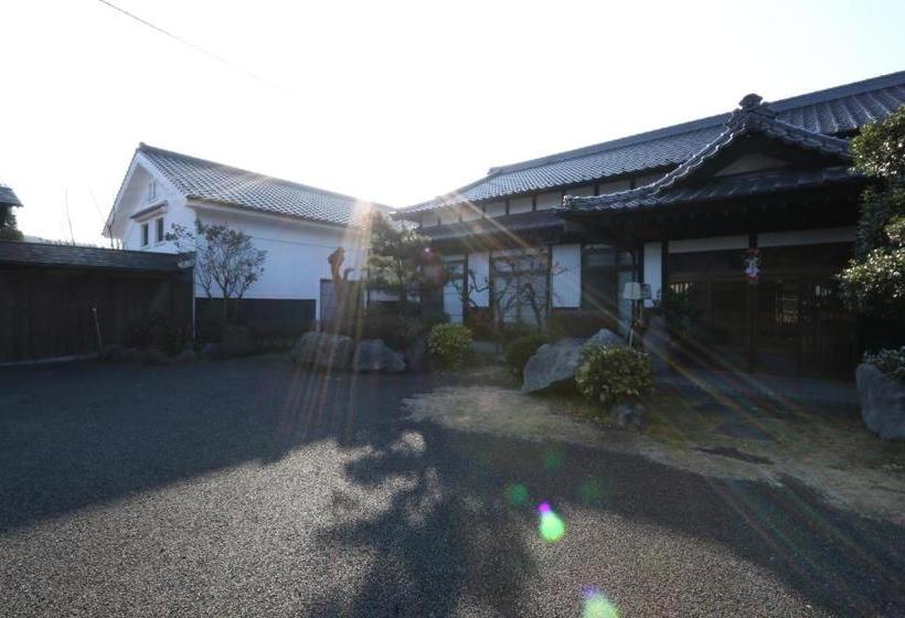 Рёкан Minshuku Shiroyama