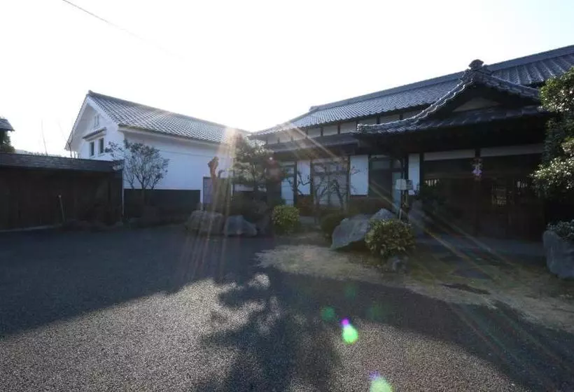 旅館 Minshuku Shiroyama