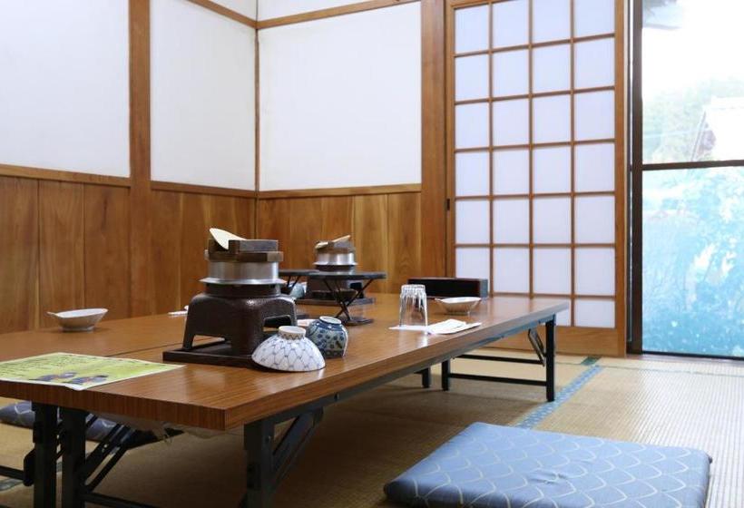 Рёкан Minshuku Shiroyama