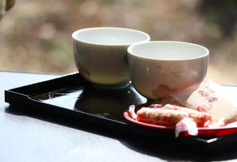 旅館 Minshuku Shiroyama