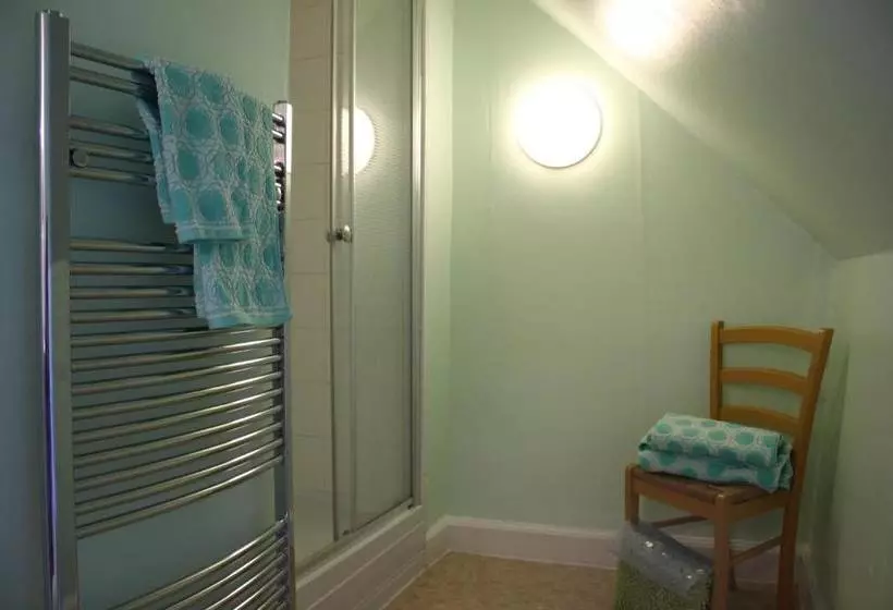 تختخواب و صبحانه The Olde House