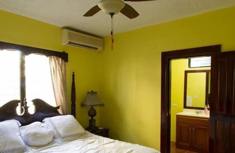 Hotel Belize Toucan Nest