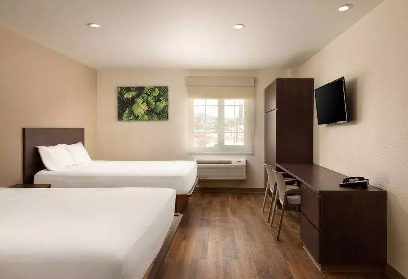 Hotelli Extended Suites Mexicali Cataviña