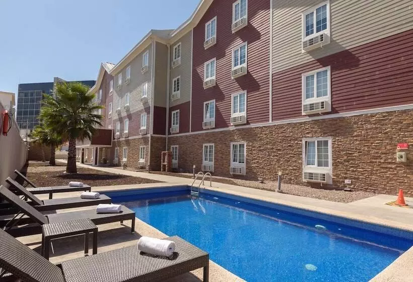 Hotelli Extended Suites Mexicali Cataviña