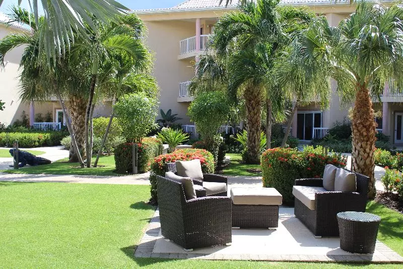 هتل The Grand Caymanian Resort