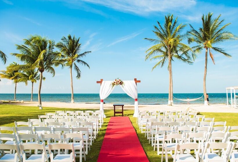 هتل The Grand Caymanian Resort