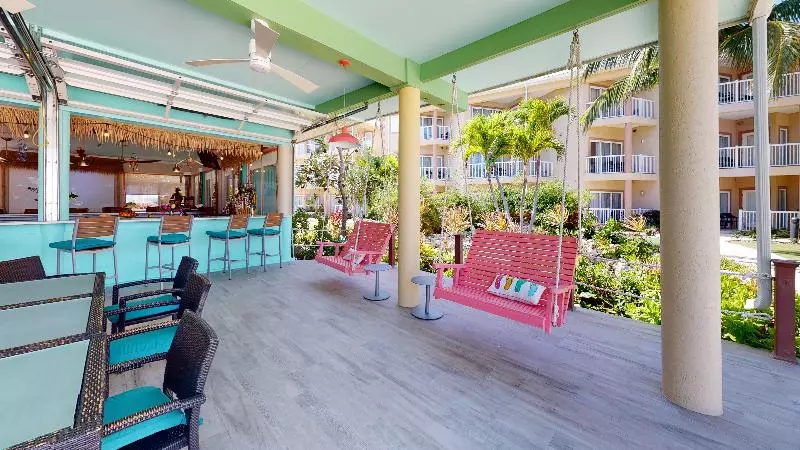 هتل The Grand Caymanian Resort