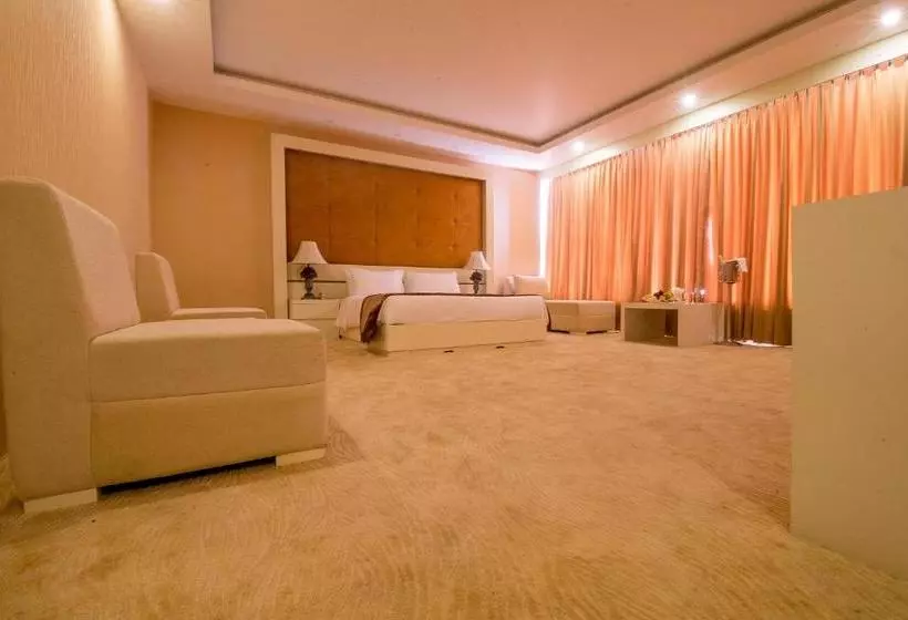 هتل Grandeeza Luxury