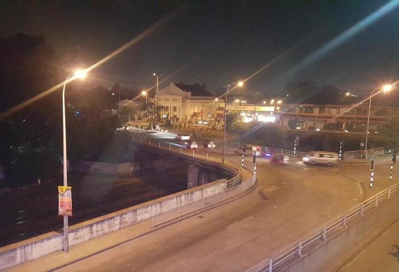 בית מלון כפרי Jetwin Tower