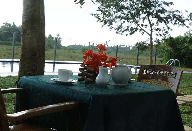 ホテル Jungle Villa Induruwa