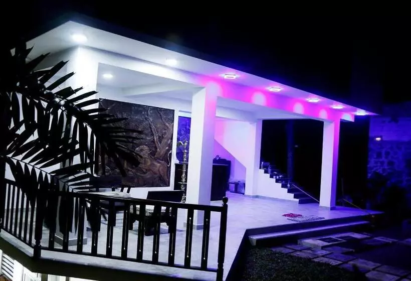 ホテル Jungle Villa Induruwa