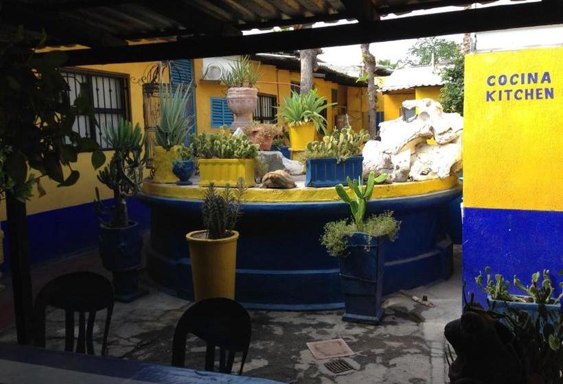 هتل Pension California