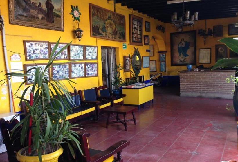 هتل Pension California