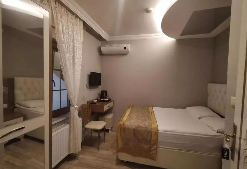 هتل Sehri̇ Zade Yalisi