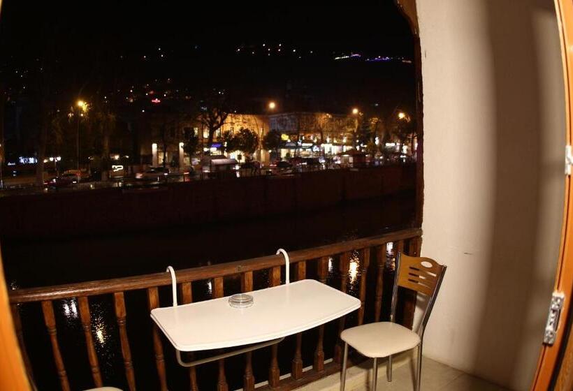 هتل Sehri̇ Zade Yalisi