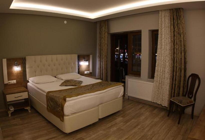 هتل Sehri̇ Zade Yalisi