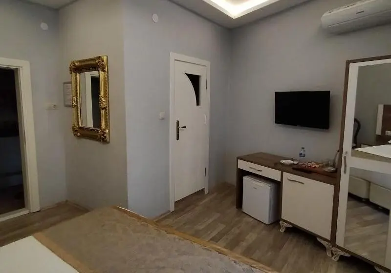هتل Sehri̇ Zade Yalisi