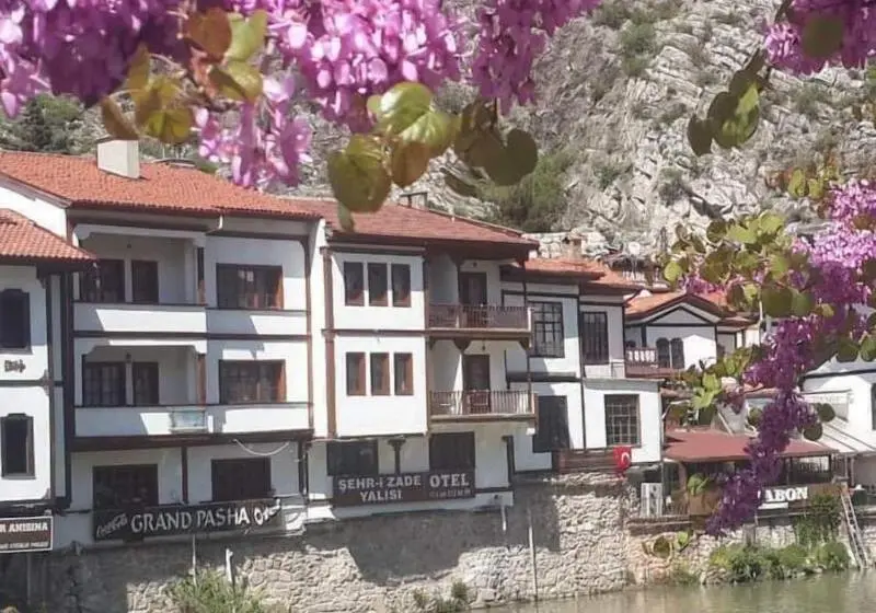 هتل Sehri̇ Zade Yalisi